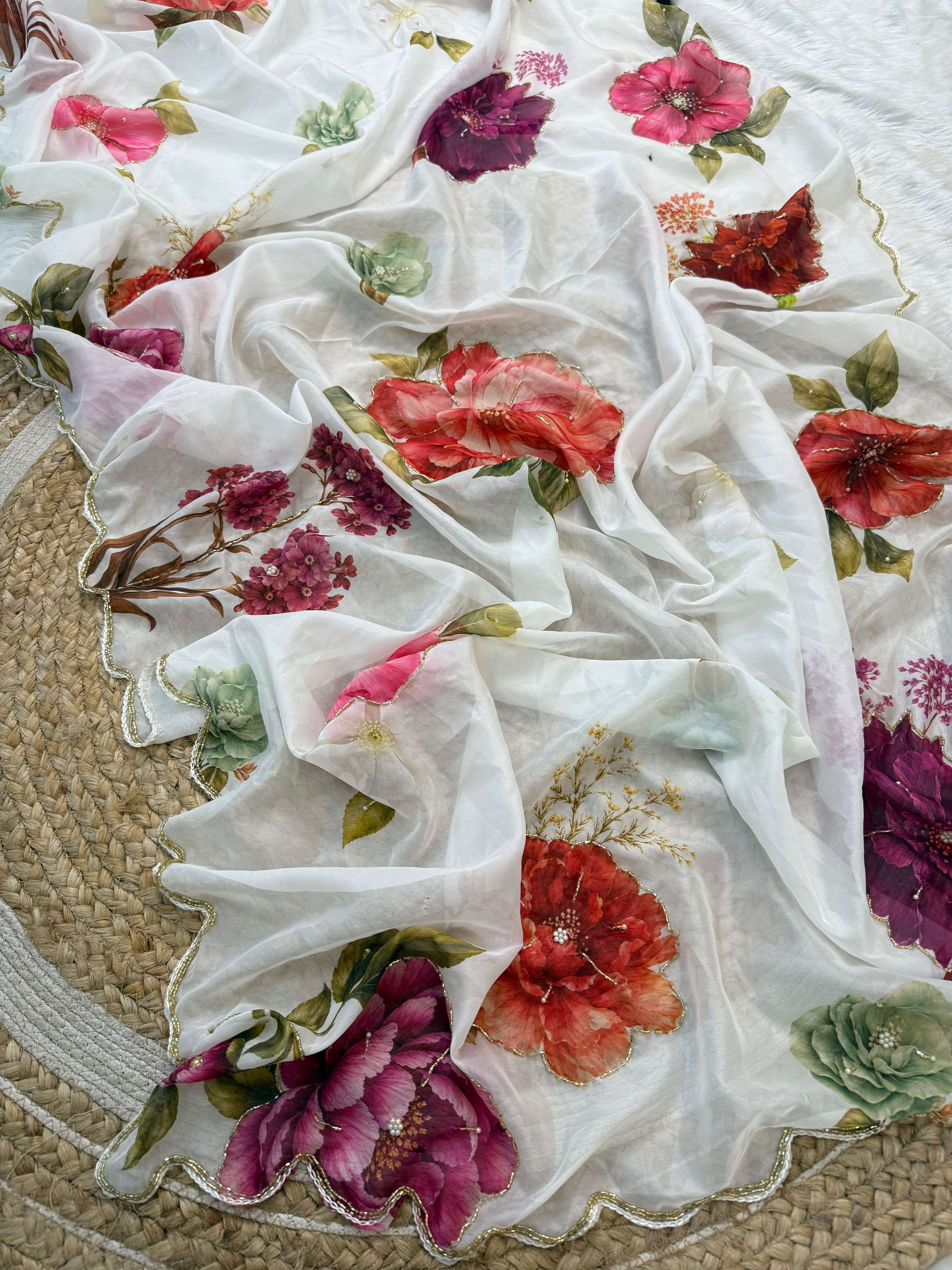 Floral Grace Soft Tabi Saree