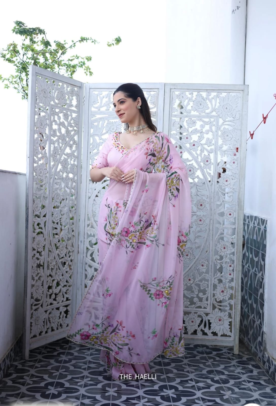 ✨ Royal Soft Tebby Silk Floral Print Beads, Sequins & Katdana Handwork Designer Saree ✨