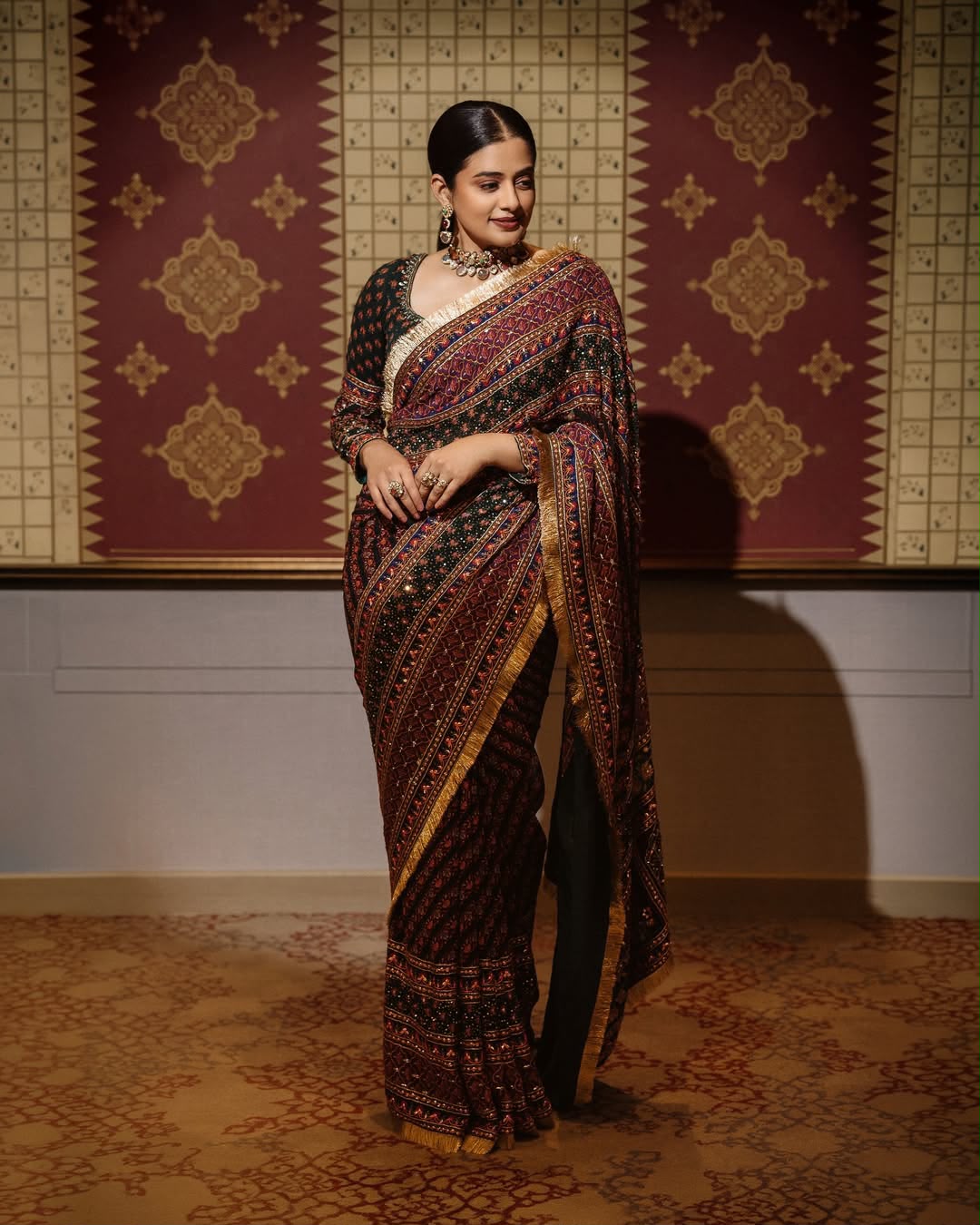 Premium Chinon Silk Saree with Real Mirror Work, Gold Zari Print, Fancy Latkan Border & Designer Party Wear Saree for Women