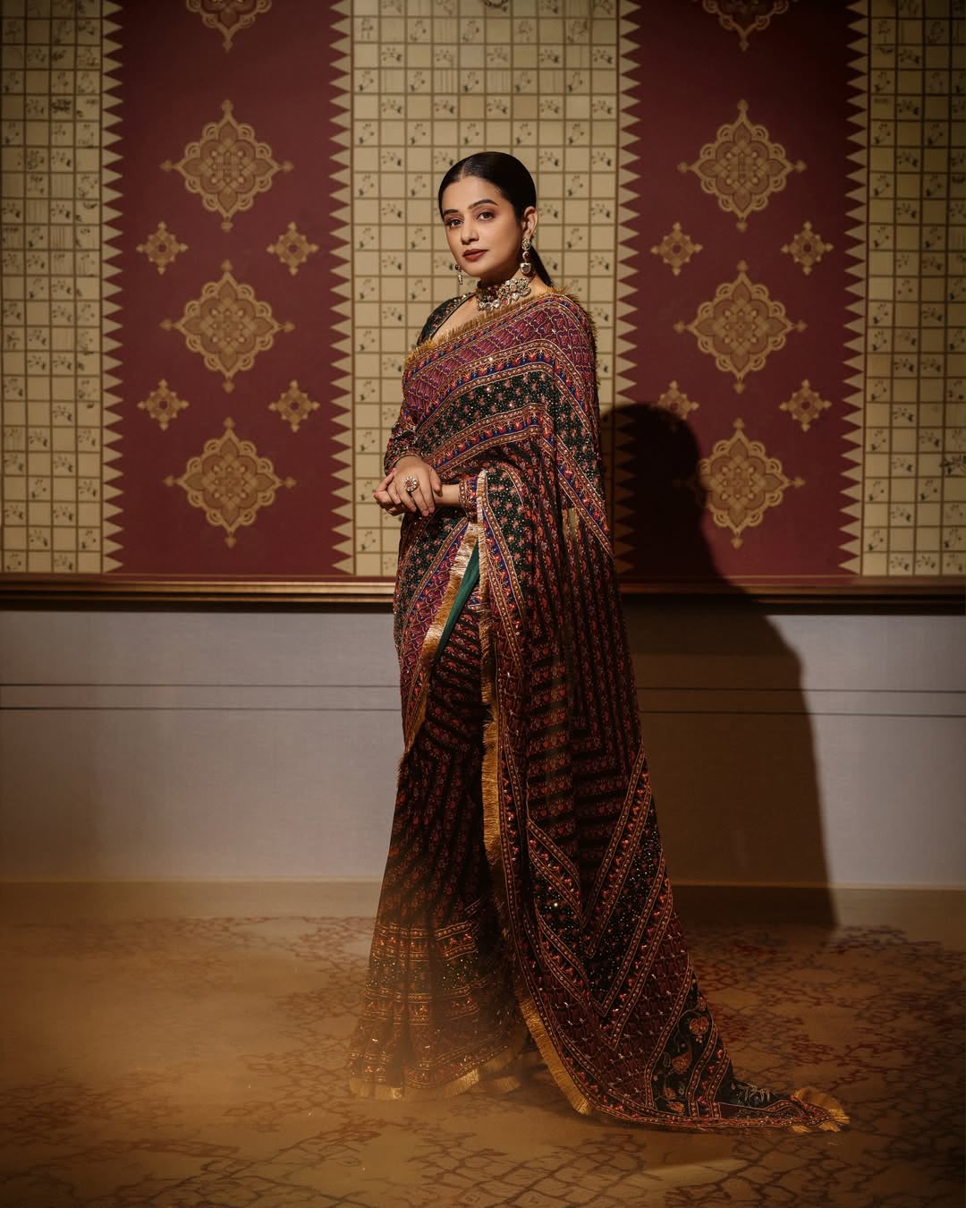 Premium Chinon Silk Saree with Real Mirror Work, Gold Zari Print, Fancy Latkan Border & Designer Party Wear Saree for Women